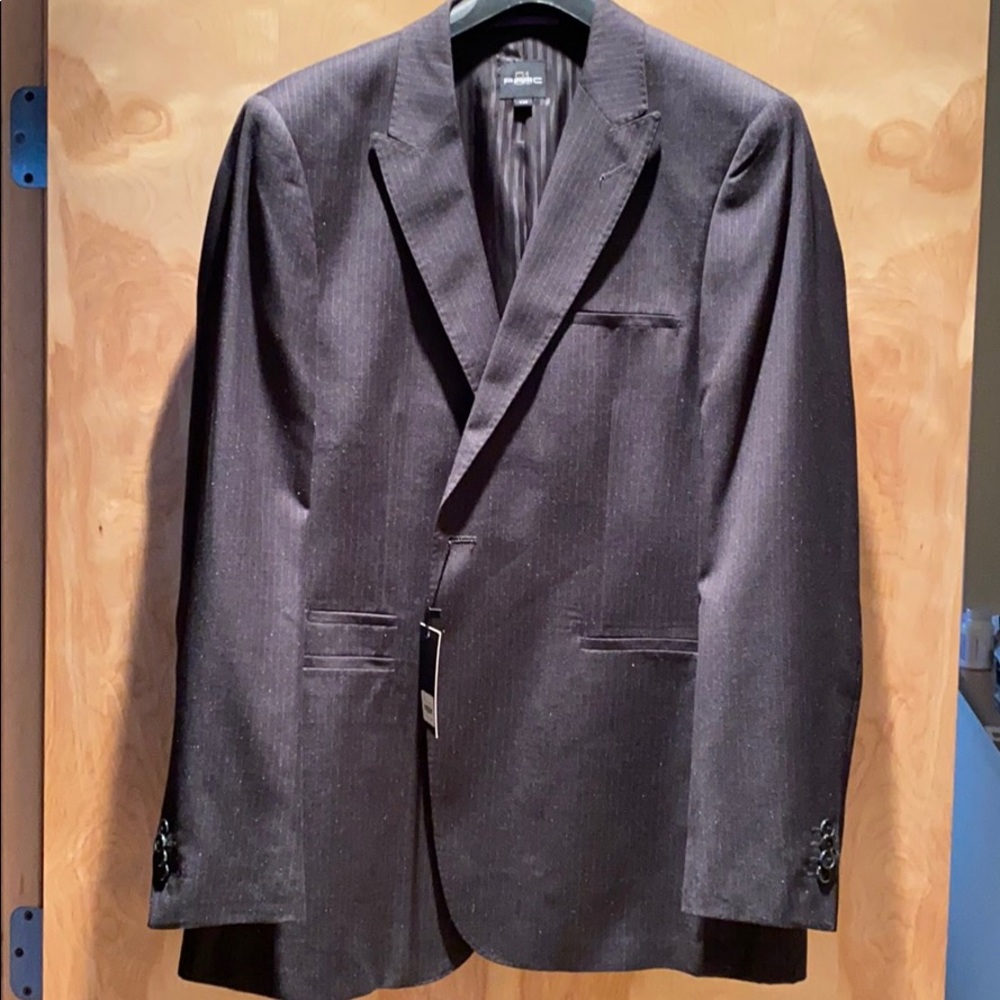 (NWT) Bachrach (Parc81) - 44R, Black w/stripes